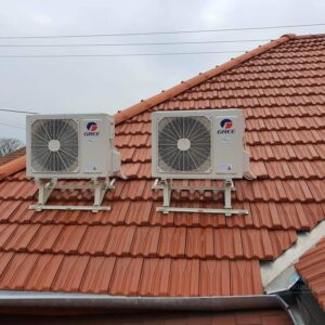 Kültéri egység tetőre telepítése